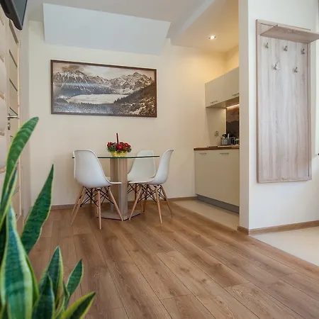 & Na Ogrodzie Alpehytte *